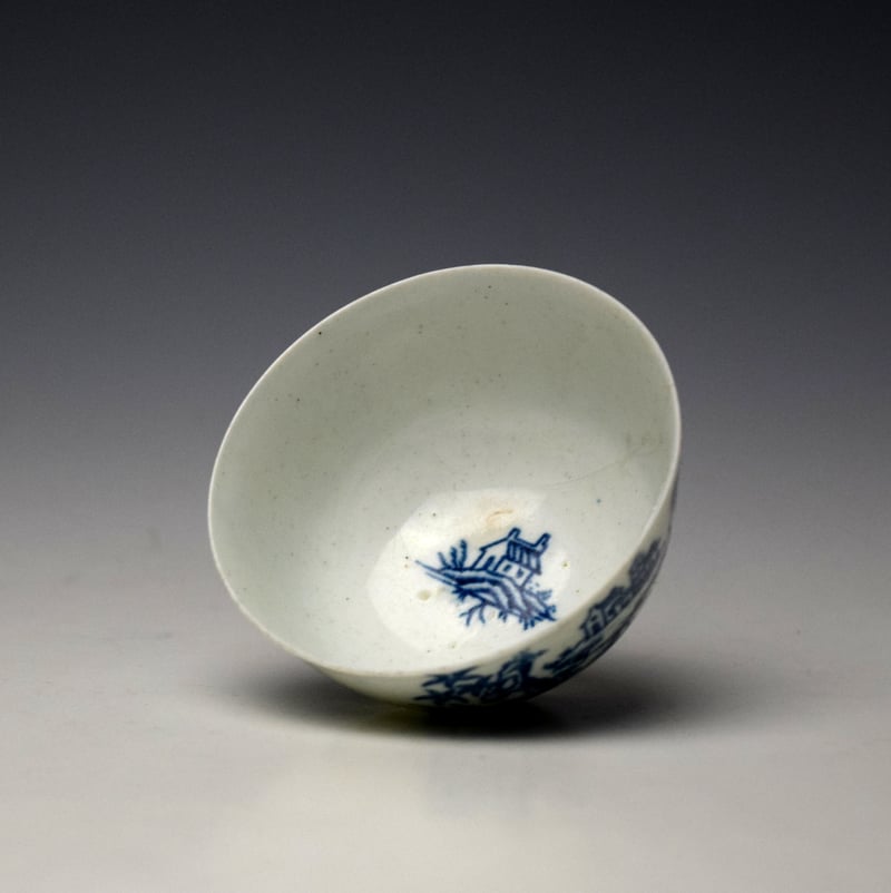 Worcester Two Swan Precipice Pattern Teabowl and Saucer c1757-60 (6)
