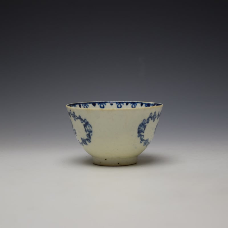 Liverpool John Pennington Scallop Shell and Flower Pattern Teabowl and Saucer c1780-85 (3)