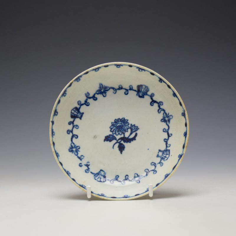Liverpool John Pennington Scallop Shell and Flower Pattern Teabowl and Saucer c1780-85 (8)