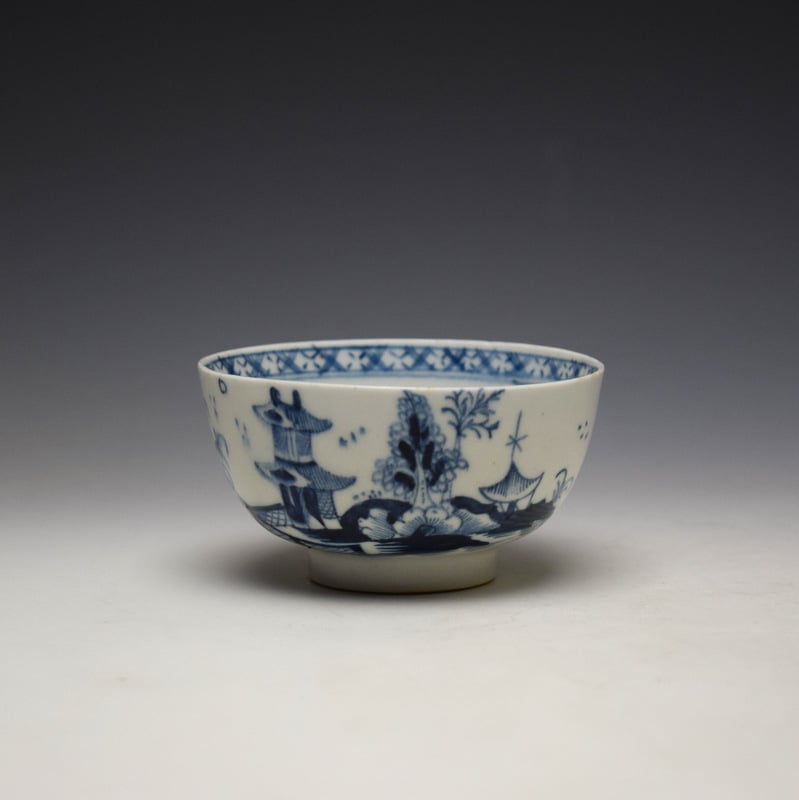 Lowestoft Fenced Pagoda River Landscape Pattern Breakfast Size Teabowl and Saucer c1780-85 (5)