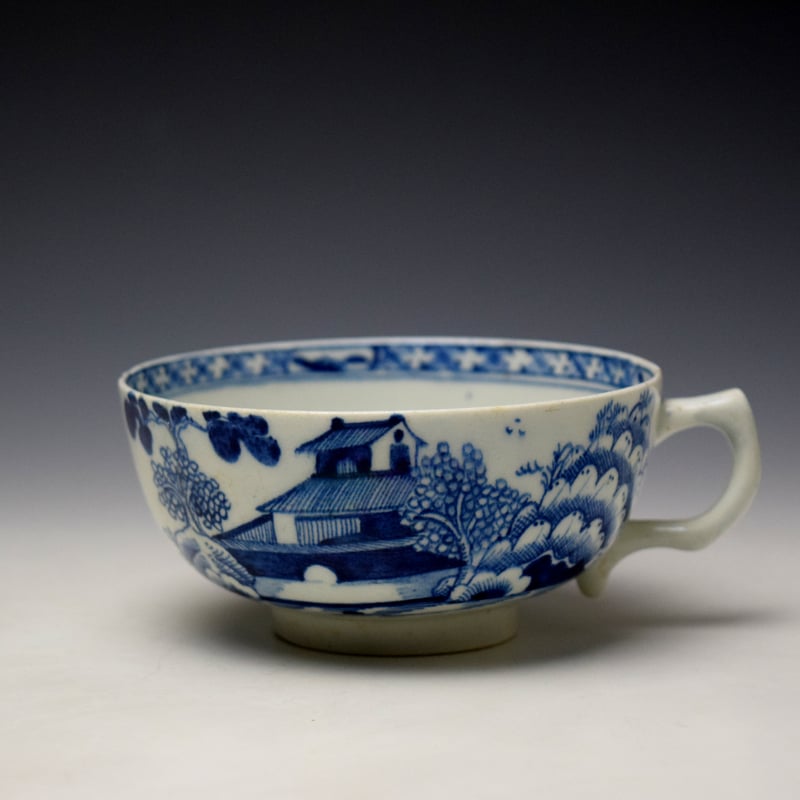 Lowestoft House and Mountain Pattern Breakfast Sized Teacup c1785-90 (1)