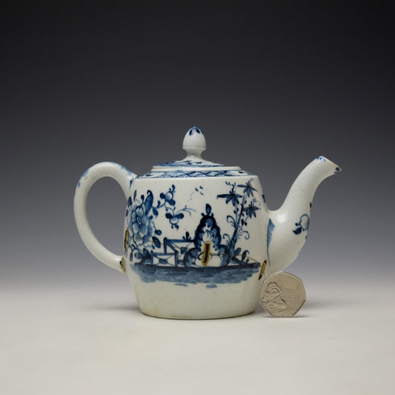 Lowestoft Very Rare Zig Zag Fence and Peony Pattern Barrel Shape Teapot and Cover c1762-65 (10)