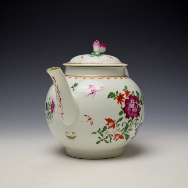 Worcester Chinese Floral Pattern Teapot and Cover c1765-70 (2)