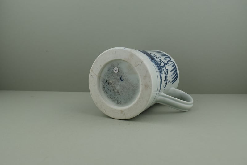 worcester-dr-wall-porcelain-gardener-pattern-mug-g