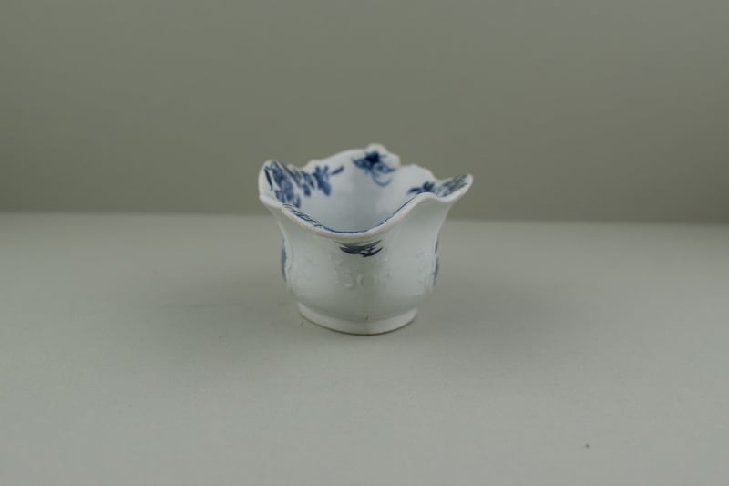Worcester Porcelain Dr Wall Period The Boatman Pattern Low footed Sauceboat, C1755. 3