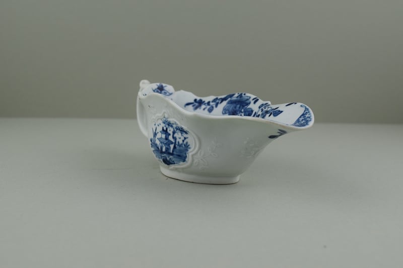 Worcester Porcelain Dr Wall Period The Boatman Pattern Low footed Sauceboat, C1755. 4