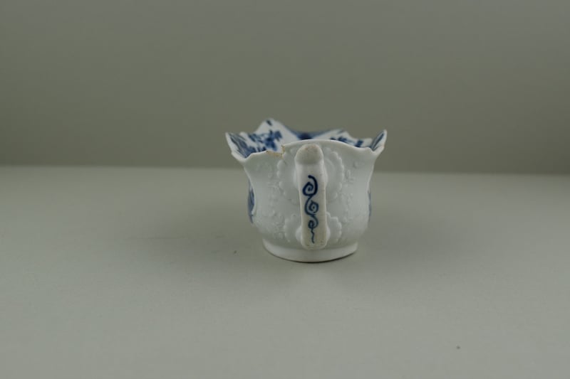 Worcester Porcelain Dr Wall Period The Boatman Pattern Low footed Sauceboat, C1755. 7