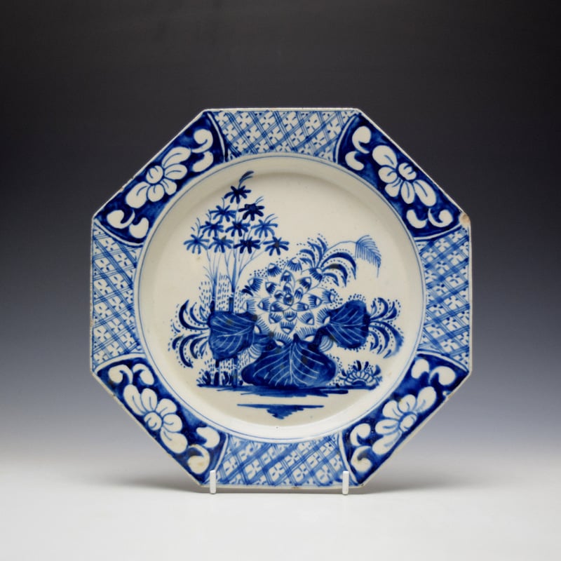 Bow Lotus and Bamboo Pattern Octagonal Plate c1765