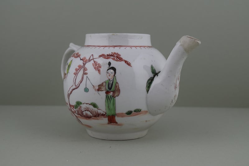 Bristol Mandarin Pattern teapot, C1774-81. d