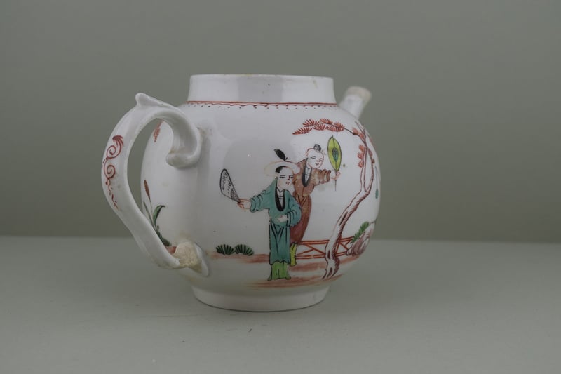 Bristol Mandarin Pattern teapot, C1774-81. f