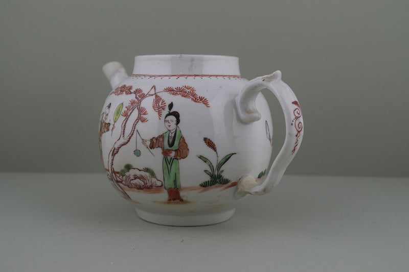 Bristol Mandarin Pattern teapot, C1774-81. h
