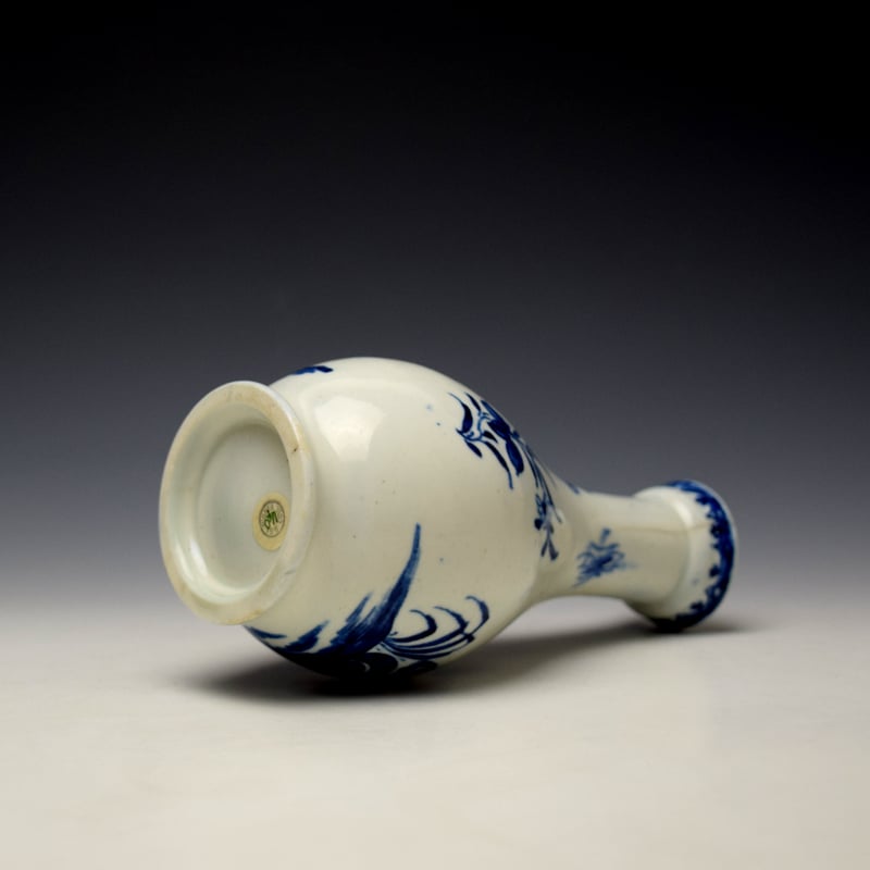 Lowestoft Broad Leaf and Flowering Vine Pattern Bottle Vase c1785 (5)
