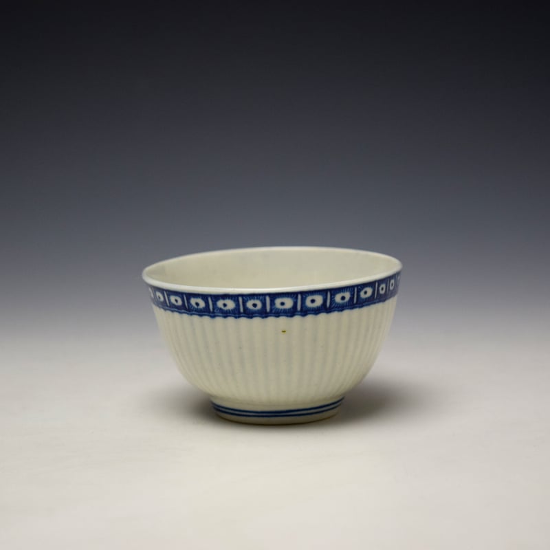 Worcester Dark Sprig Centre Pattern Teabowl and Saucer c1770-75 (3)