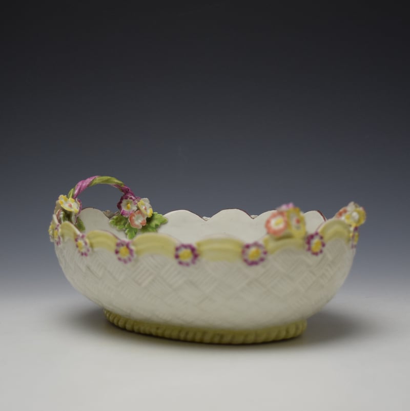 Derby hand painted polychrome birds pattern chestnut basket c1765 (4)