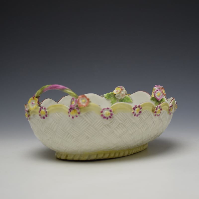 Derby hand painted polychrome birds pattern chestnut basket c1765 (6)