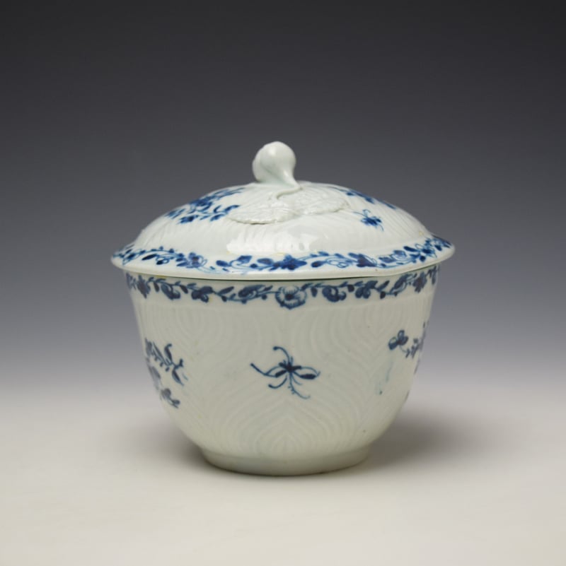 Worcester Feather Mould Floral Pattern Sucrier and Cover c1755-60 (4)
