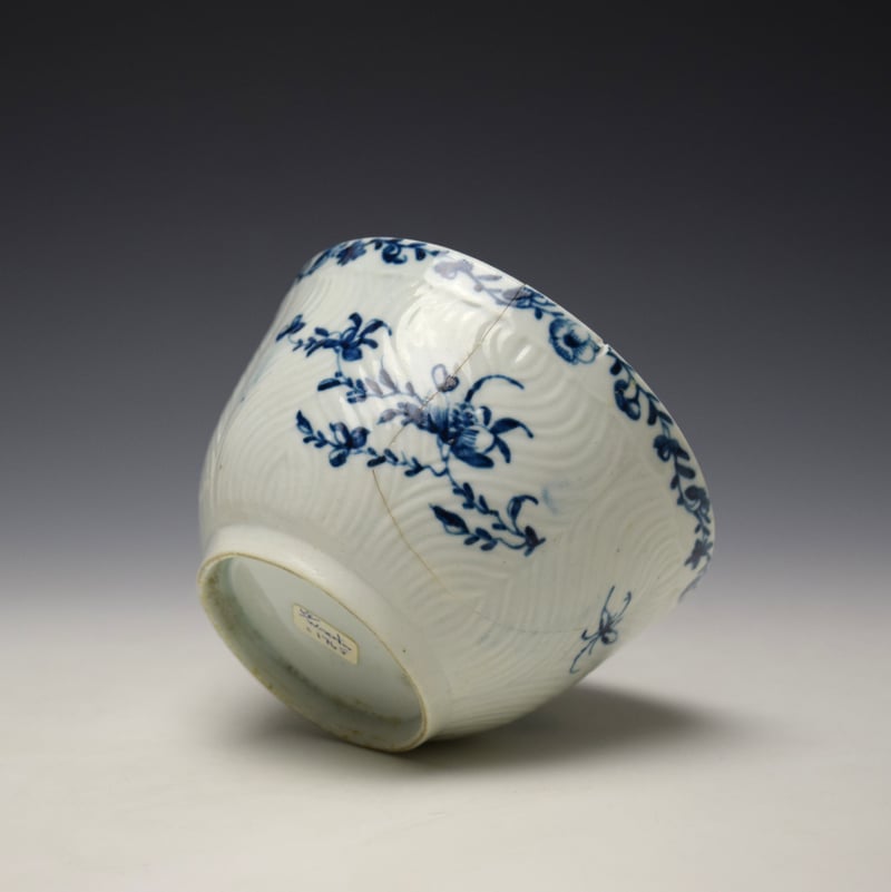 Worcester Feather Mould Floral Pattern Sucrier and Cover c1755-60 (6)