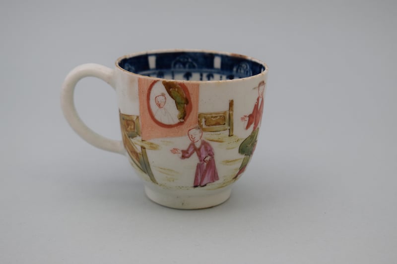 Lowestoft Porcelain Mandarin Nosy Neighbour Pattern Coffee Cup, C1768-70 (4)