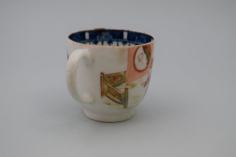 Lowestoft Porcelain Mandarin Nosy Neighbour Pattern Coffee Cup, C1768-70 (5)