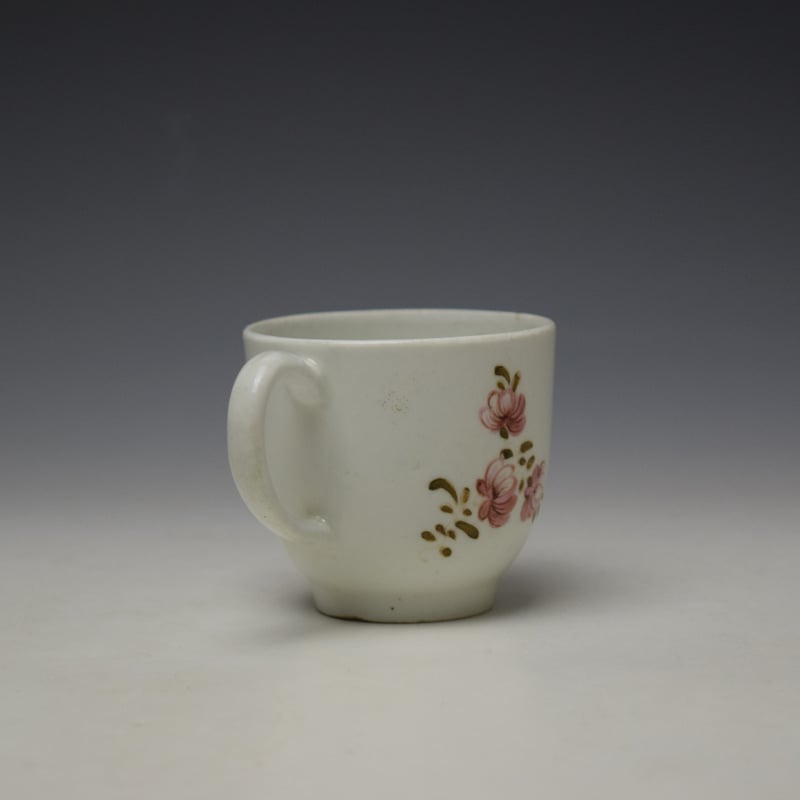 Lowestoft Early Tulip Painter Coffee Cup c1768-72 (4)