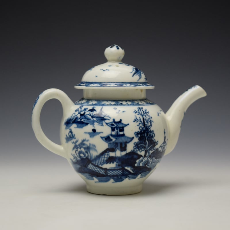Lowestoft Pagoda and Zig Zag Fence Pattern Miniature Teapot and Cover c1775-85 (5)