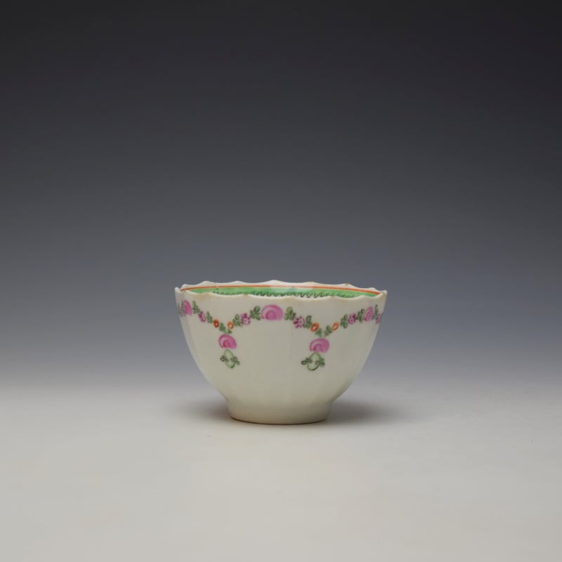 Lowestoft Floral Garland Pattern Fluted Teabowl and Saucer c1790-95 (2)