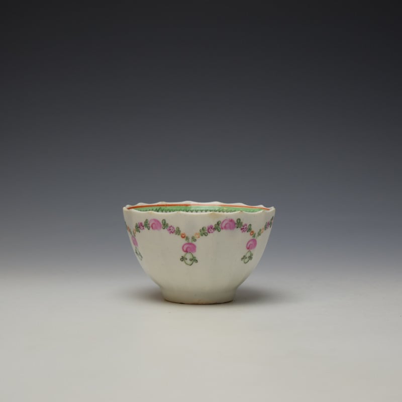Lowestoft Floral Garland Pattern Fluted Teabowl and Saucer c1790-95 (4)
