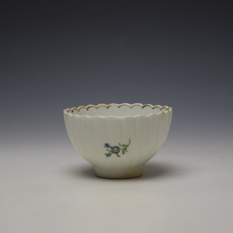 Lowestoft fluted floral teabowl and saucer c1785-90 (5)