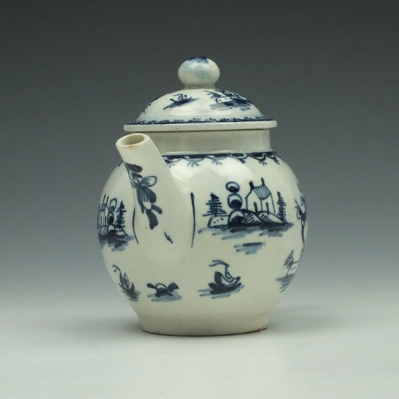 Lowestoft Porcelain Garden Pattern Toy Teapot and Cover c1765 (2)