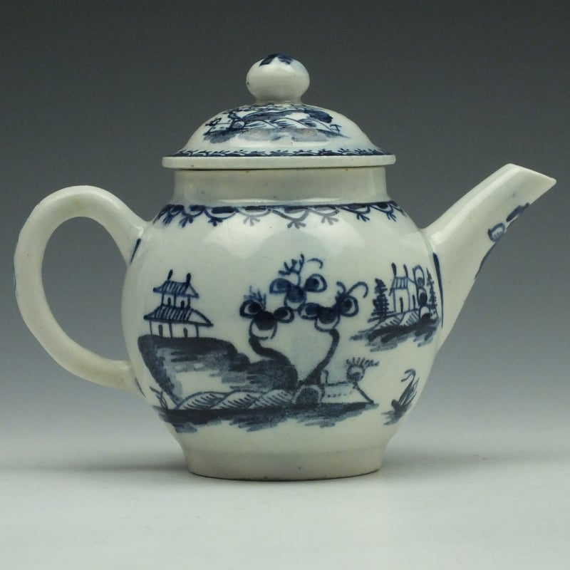 Lowestoft Porcelain Garden Pattern Toy Teapot and Cover c1765 (4)