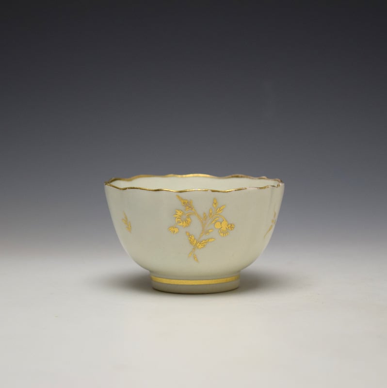Gilded Floral Pattern Fluted Teabowl c1785-95