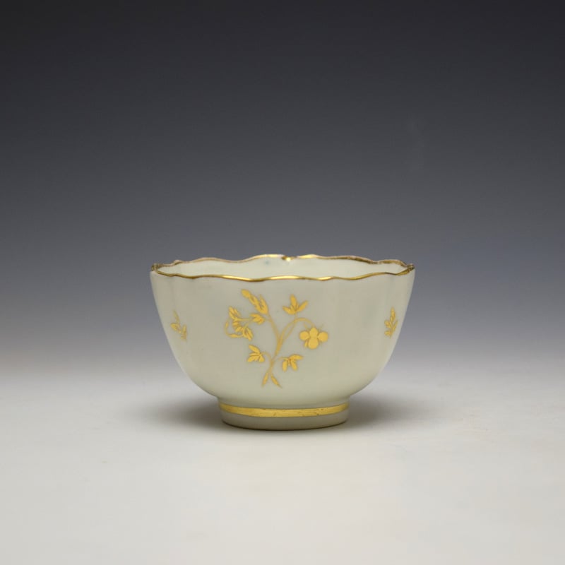 Caughley Gilded Floral Pattern Fluted Teabowl c1785-95 (5)