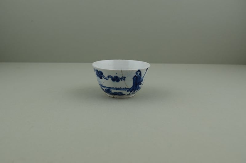 bow-porcelain-golfer-and-caddy-pattern-teabowl-and-saucer-c1750-c