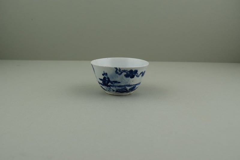 bow-porcelain-golfer-and-caddy-pattern-teabowl-and-saucer-c1750-d
