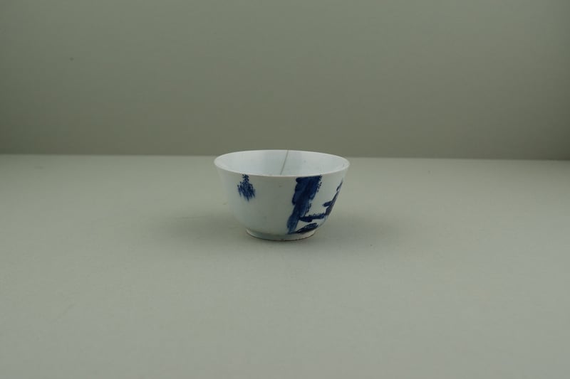 bow-porcelain-golfer-and-caddy-pattern-teabowl-and-saucer-c1750-e
