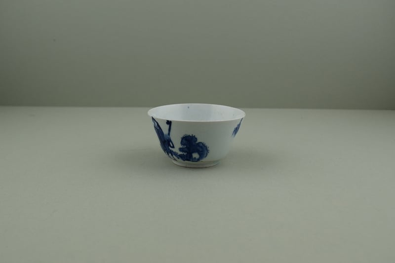 bow-porcelain-golfer-and-caddy-pattern-teabowl-and-saucer-c1750-f