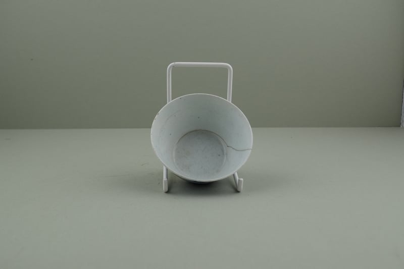 bow-porcelain-golfer-and-caddy-pattern-teabowl-and-saucer-c1750-g