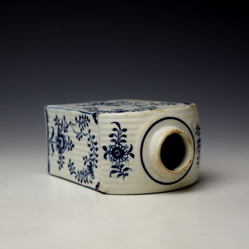 Lowestoft Imortelle Pattern Tea Canister c1770-75 (5)