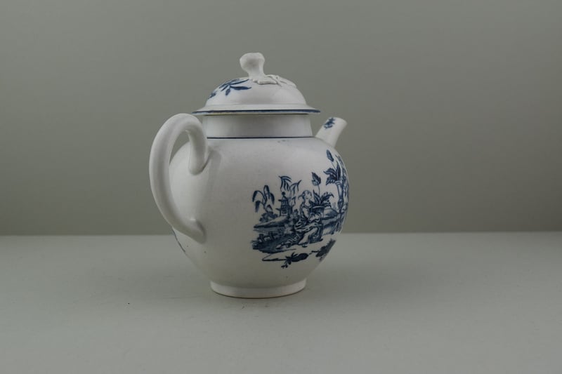 Worcester Porcelain Dr Wall La Terre Pattern Teapot and Cover, C1775. f
