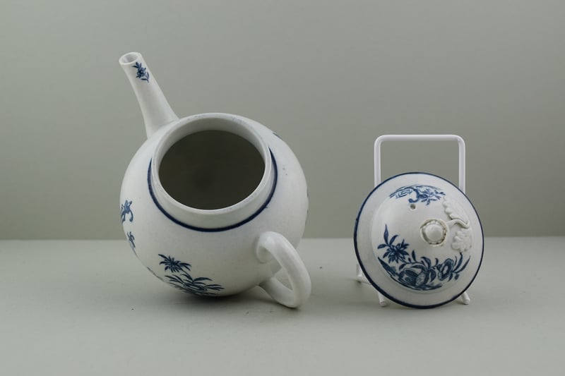 Worcester Porcelain Dr Wall La Terre Pattern Teapot and Cover, C1775. i