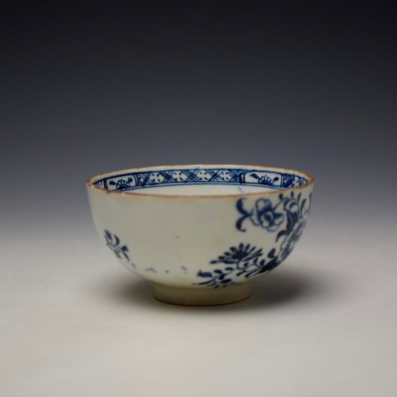 Lowestoft Large Floral Sprays Pattern Breakfast Sized Teabowl c1780-85 (2)