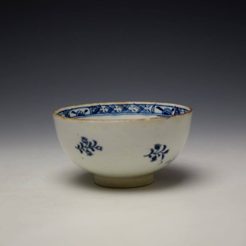 Lowestoft Large Floral Sprays Pattern Breakfast Sized Teabowl c1780-85 (3)