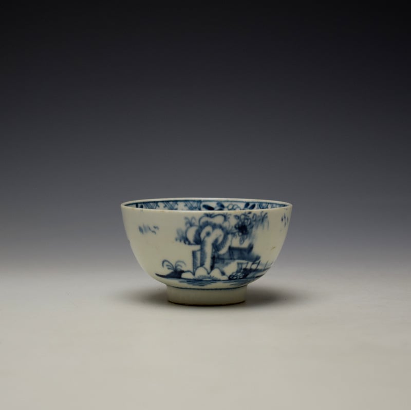 Lowestoft Long Bridge and House Pattern Teabowl c1770-80 (2)