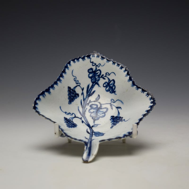 Lowestoft Grapevine Pattern Pickle Leaf c1768-70