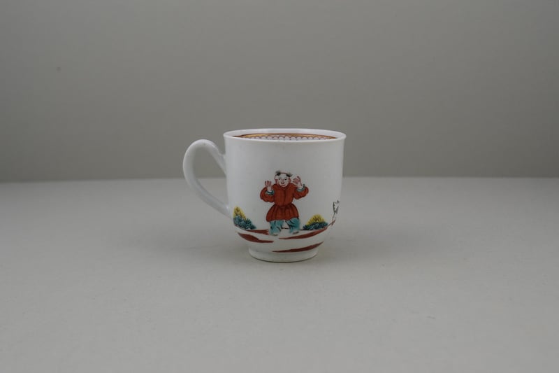 Worcester Porcelain Mandarin Chasing Ducks Pattern Coffee cup, C1770-80 (4)