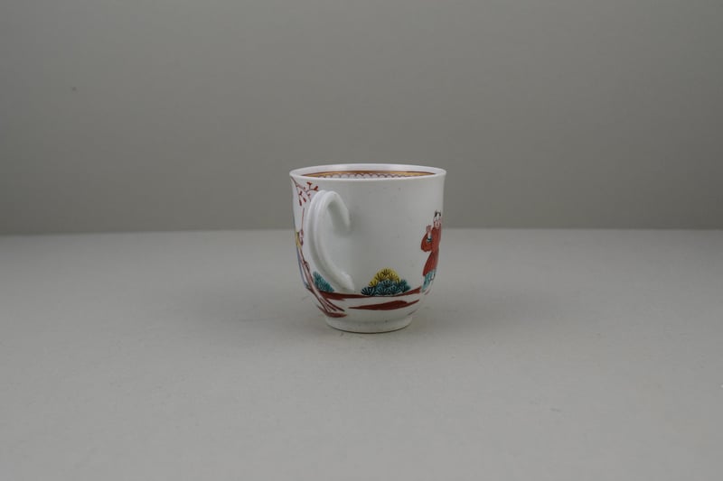Worcester Porcelain Mandarin Chasing Ducks Pattern Coffee cup, C1770-80 (5)