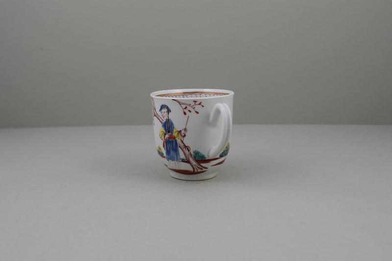 Worcester Porcelain Mandarin Chasing Ducks Pattern Coffee cup, C1770-80 (6)