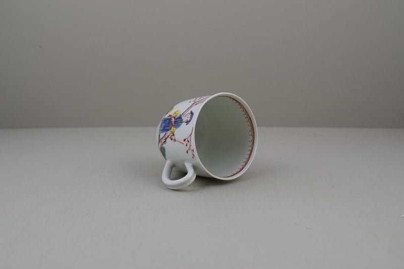 Worcester Porcelain Mandarin Chasing Ducks Pattern Coffee cup, C1770-80 (8)