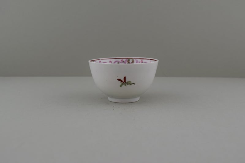 Lowestoft Porcelain Pink Rose Within a Border Pattern Teabowl and Saucer, C1780-90. d