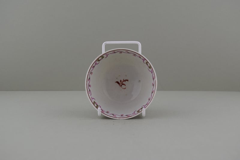 Lowestoft Porcelain Pink Rose Within a Border Pattern Teabowl and Saucer, C1780-90. g